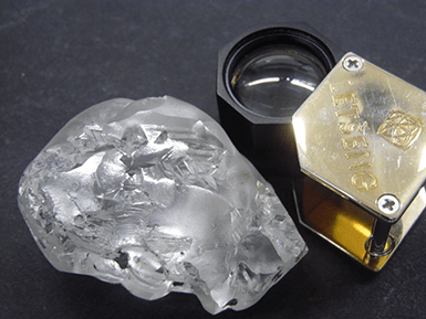 Large diamonds of the world - 442 carat Type II diamond from Letšeng Mine.