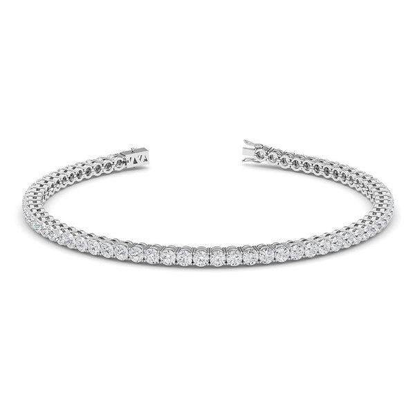 5 Carat diamond tennis bracelet, with 55 diamonds. created with 18ct white gold.