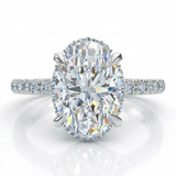 Bella: The Epitome of Elegance – A 2.00 Carat Lab Grown Oval Diamond Engagement Ring