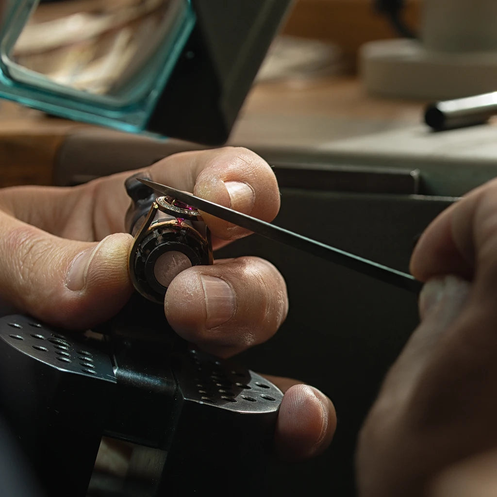 Master Jewellers at work at Monroe Yorke Diamonds 