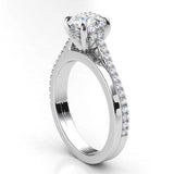 Calida white gold - Round Diamond Engagement Ring with side diamonds. 