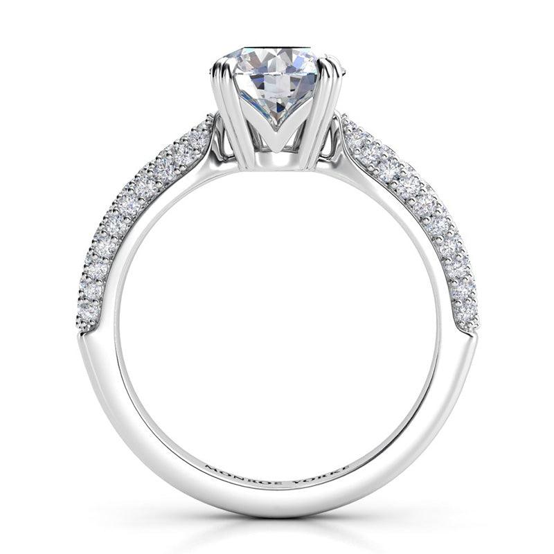 Harper in platinum - showing the details of the centre setting. 